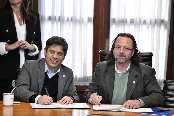 Kicillof suscribió convenios en materia de investigación científica y desarrollo agrario