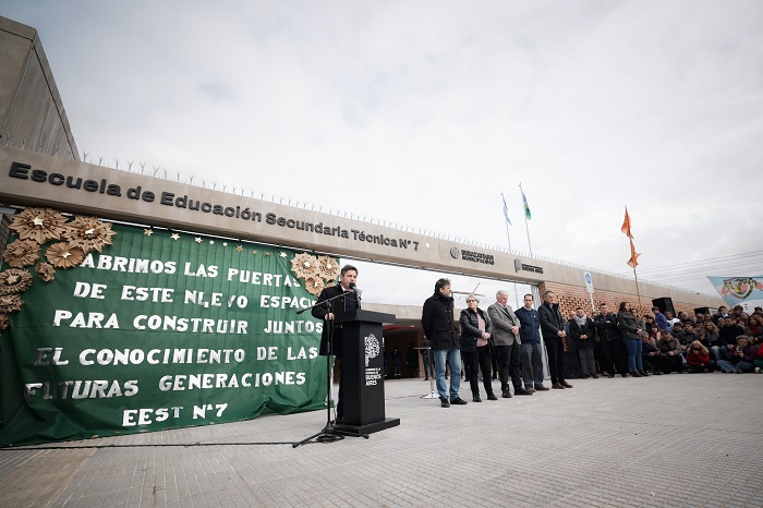 Kicillof inauguró el nuevo edificio de la Escuela Técnica N° 7 de Hudson Axel Kicillof