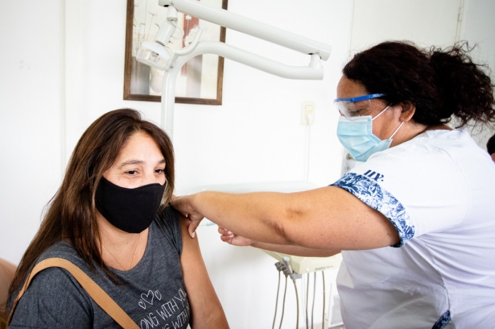 Ya son más de 100 mil los trabajadores y trabajadoras de la salud que recibieron la vacuna contra el Covid-19 en la Provincia