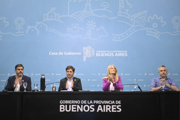 Kicillof: “Si intentan privatizar Aerolíneas, trabajaremos junto a las provincias y los trabajadores para evitar su desguace"