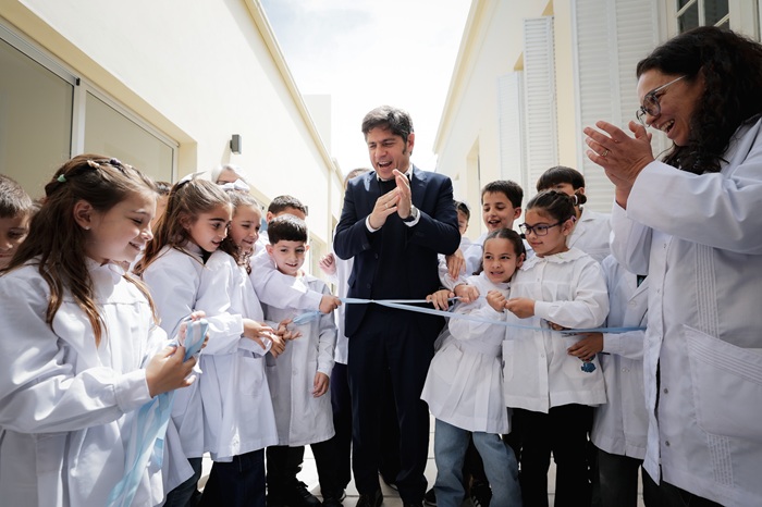 Kicillof inauguró la obra de refacción integral de la Escuela Primaria N°1 Kicillof inauguró la obra de refacción integral de la Escuela Primaria N°1