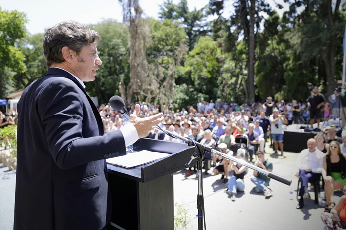 El Gobernador en Lomas de Zamora.