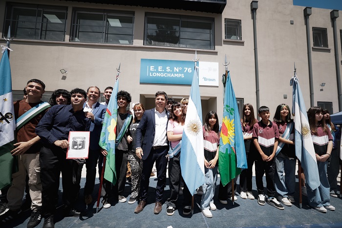 Kicillof inauguró nueva infraestructura educativa en Longchamps