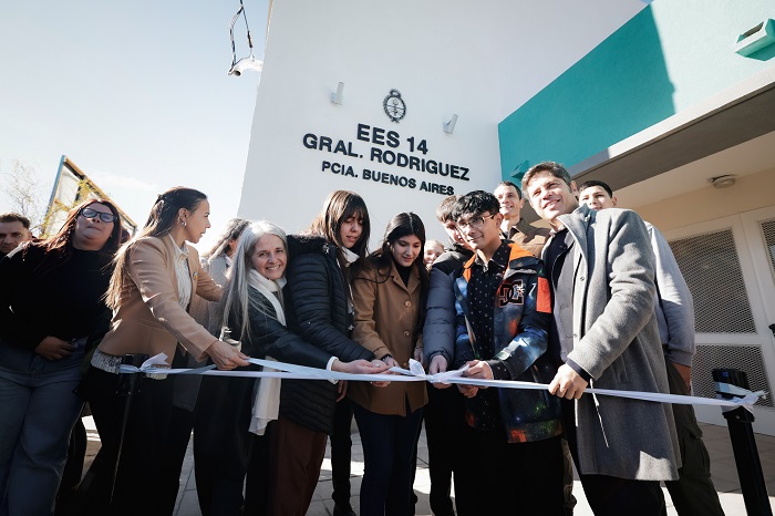 Kicillof inauguró dos nuevos edificios para escuelas secundarias