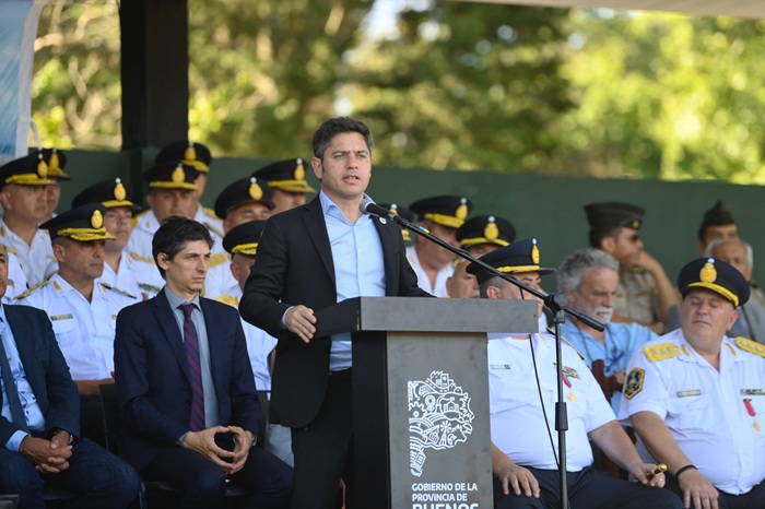 Kicillof encabezó el acto de egreso de 2.265 oficiales de la Policía provincial