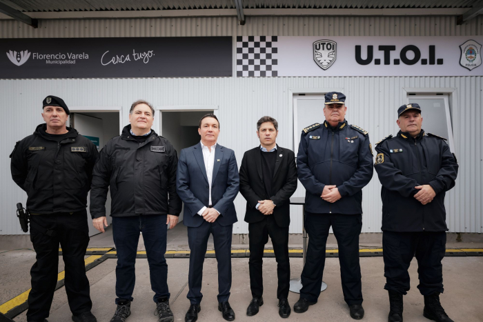 La base está ubicada en el centro de la ciudad y cuenta con 120 efectivos