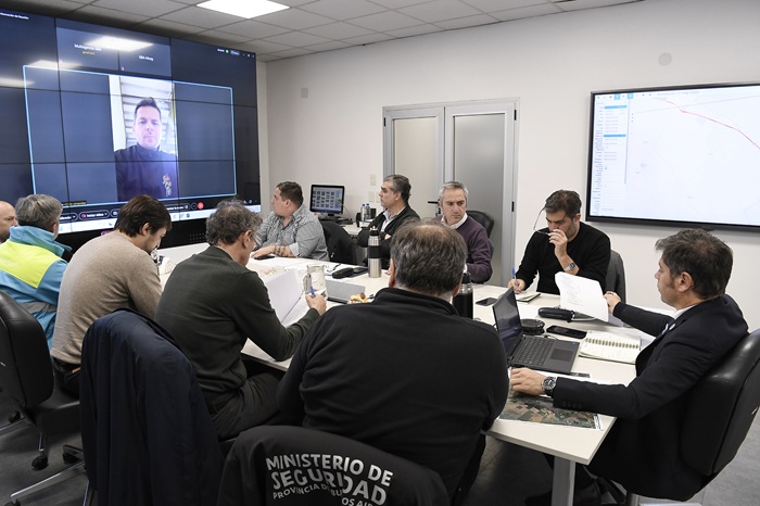 Kicillof se reunió con el comité de emergencia para analizar el despliegue de la asistencia tras el temporal