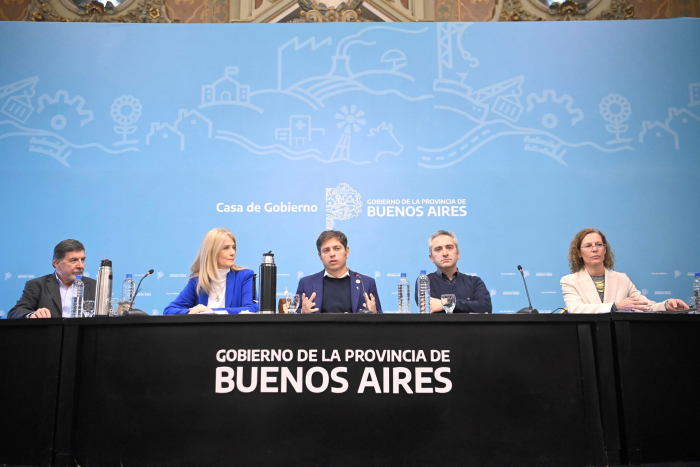 Kicillof junto a Magario, Larroque, Sileoni y Brumana.