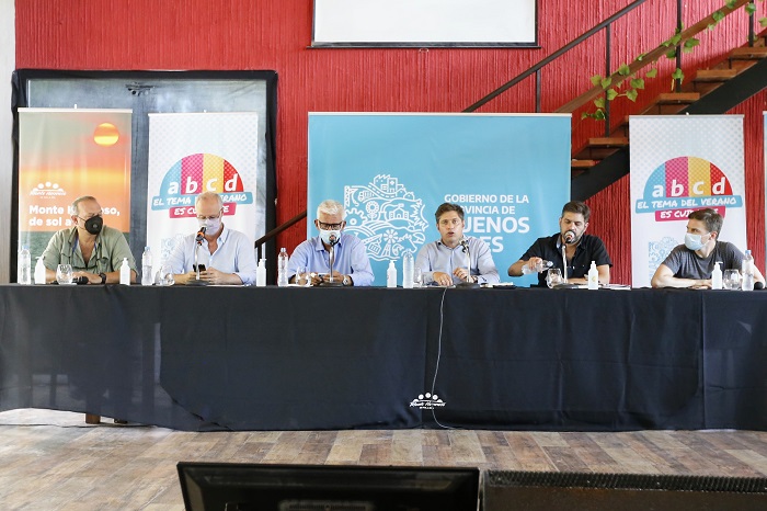 Kicillof en reunión con intendentes en Monte Hermoso