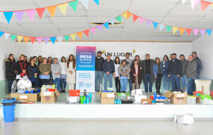 Entrega de equipamiento para comedores escolares