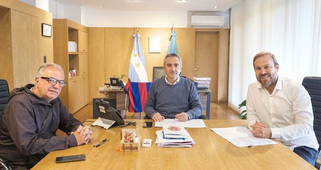 Larroque y Granados firmaron un convenio