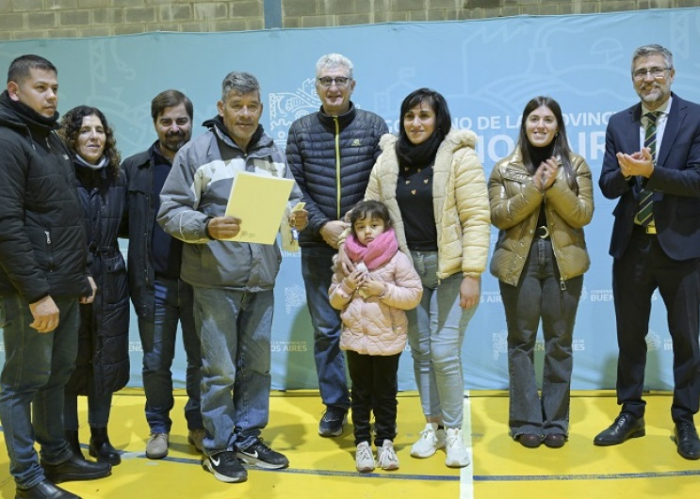 La Provincia entregó en tres municipios más de 600 escrituras sociales