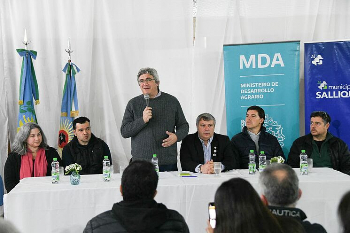 El ministro Javier Rodríguez encabezó el 1er Encuentro para el Desarrollo Hortícola Regional en el oeste bonaerense 