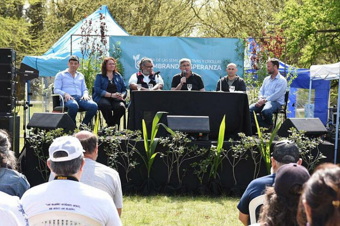 Se realizó la 8va Feria Provincial de Semillas Criollas y Nativas 2024 en el Parque Pereyra Iraola