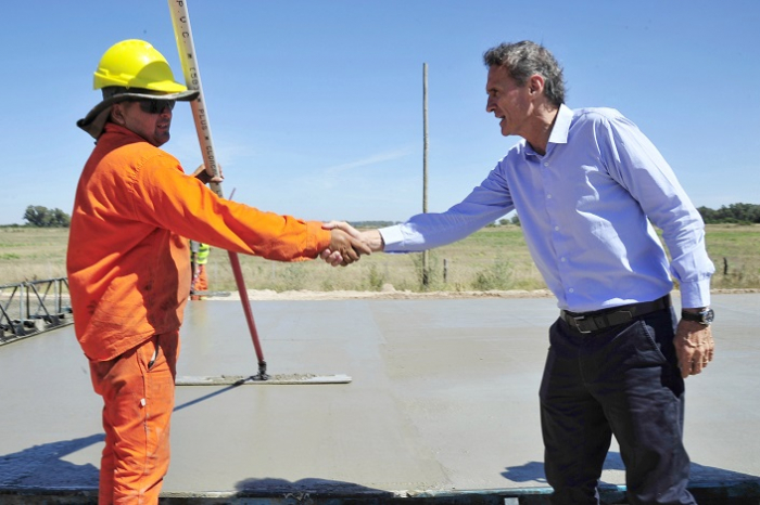 El Ministro Katopodis en la recorrida.