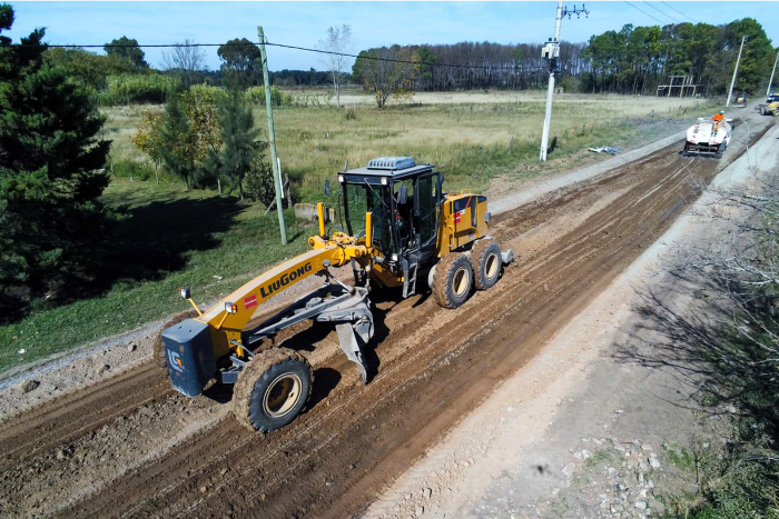 Avanzan las obras para mejorar caminos rurales del partido de Florencio Varela