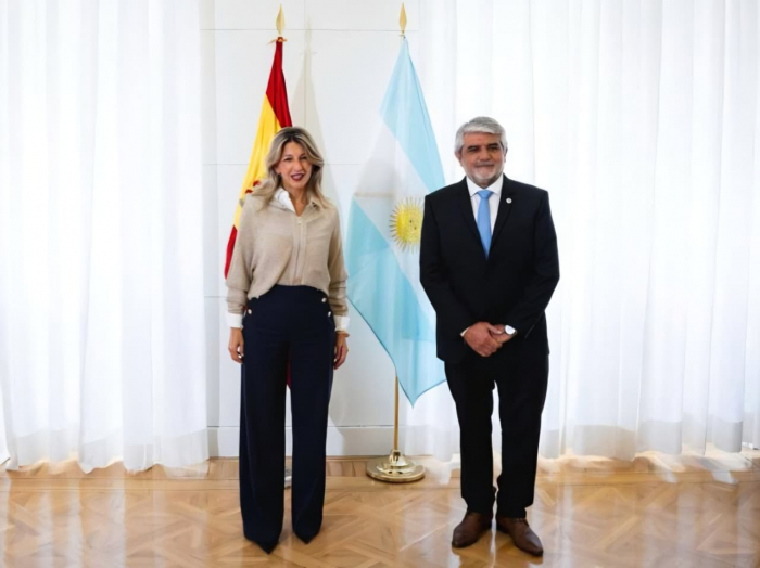 Correa y la Ministra de Trabajo y Economía Social de España, Yolanda Díaz Correa mantuvo una agenda de trabajo en España