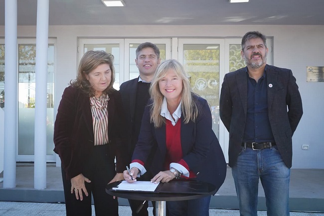 Carlos Tejedor: Kicillof y Alvarez Rodríguez firmaron un convenio de asistencia al municipio