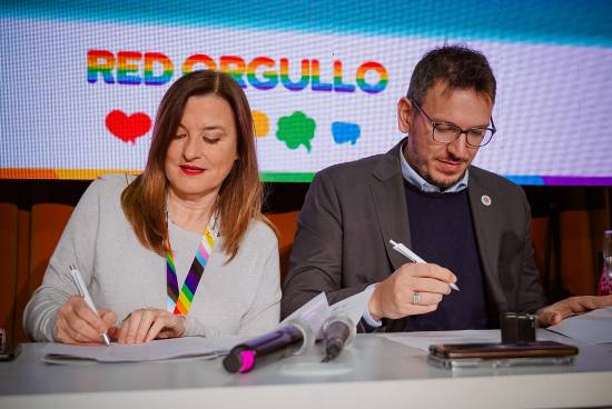 Firma del convenio de Red Orgullo con Banco Provincia 