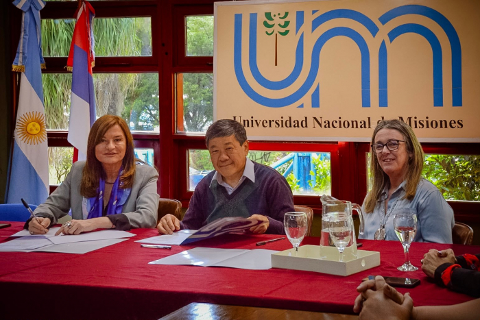 Firma de acuerdo de cooperacion con la Universidad de Misiones