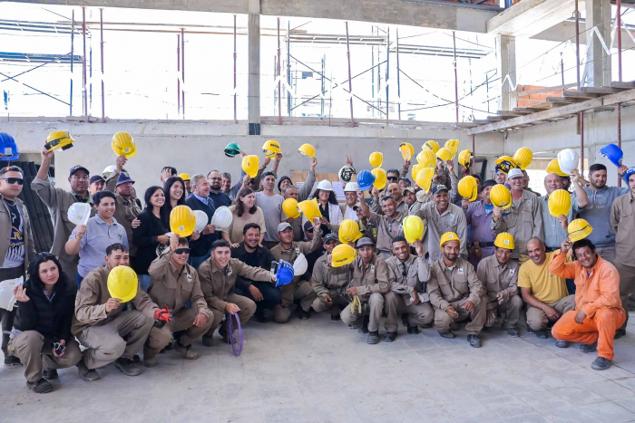 Barrios y Mussi visitaron la construcción de escuelas, un polideportivo y obras de servicios públicos