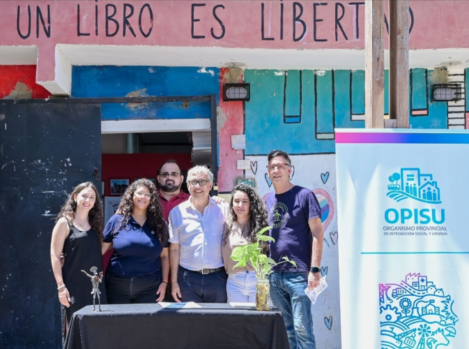 Barrios firmó el inicio de obras para la Biblioteca Popular La Cárcova