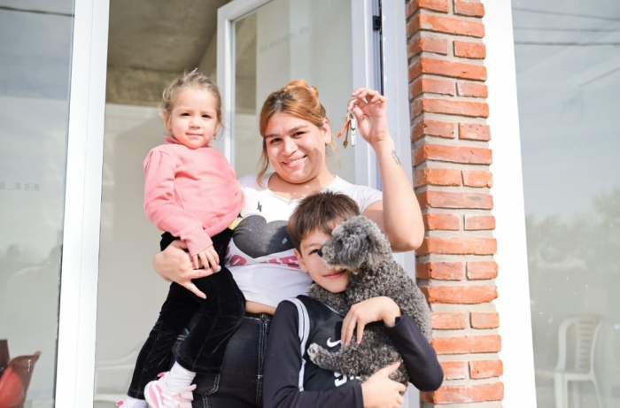 Más familias de San Petersburgo recibieron su nueva vivienda