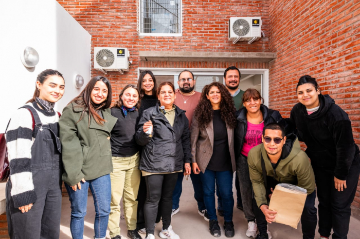 Barrios hizo entrega de las primeras viviendas del complejo Villa Porá