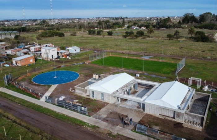 Obra de espacio comunitario en el barrio La Esmeralda