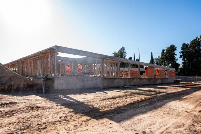 Avanza la construcción del polo educativo en el barrio La Carolina