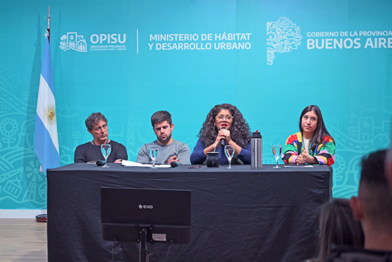 Barrios encabezó el acto de licitación de nuevas obras de pavimento, veredas y luminaria pública para Quilmes