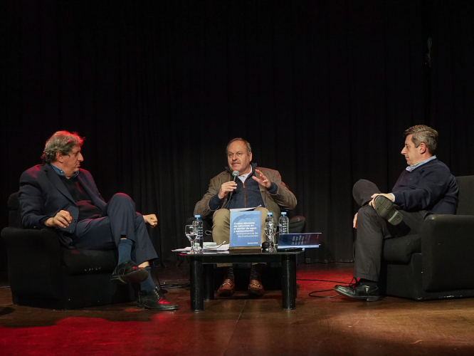 Se presentó el libro “Cuatro décadas de reformas en el sector de agua y saneamiento: La importancia de las instituciones” de Gustavo Saltiel Se presentó el libro “Cuatro décadas de reformas en el sector de agua y saneamiento: La importancia de las instituciones” de Gus