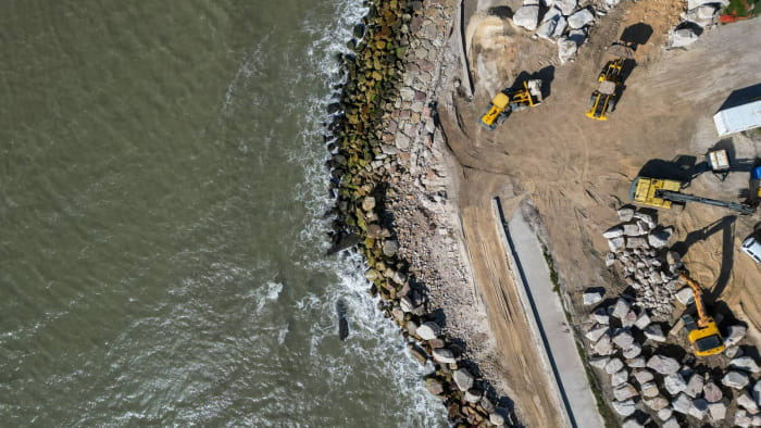 Avanzan las obras de la defensa costera en Pehuen Co