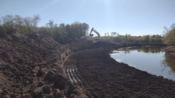 Movimiento de suelo en el Río Luján