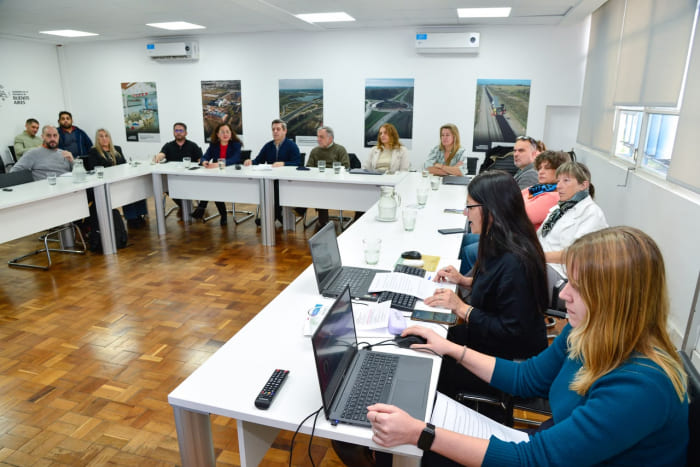 La Provincia presentó las bases para la gestión integral de cianobacterias