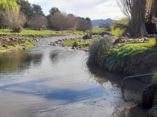 Provincia avanza con el saneamiento del Arroyo San Bernardo en Tornquist