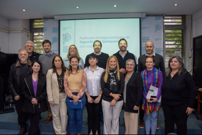 El Ministro con los referentes de los colegios profesionales.