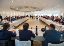 El Gobernador junto a representantes del sector productivo de Saladillo