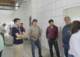 El ministro Javier Rodríguez recorrió las obras del nuevo frigorífico