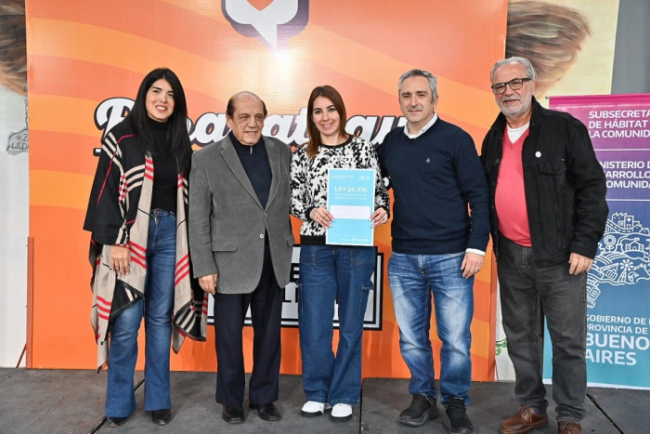Junto al jefe comunal