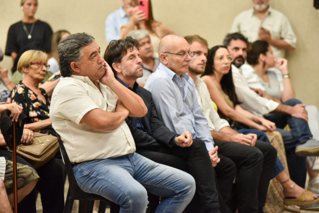 Las recibieron 99 vecinos y vecinas de Morón