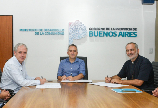 Larroque, el intendente Gastón y el Obispo Liébana