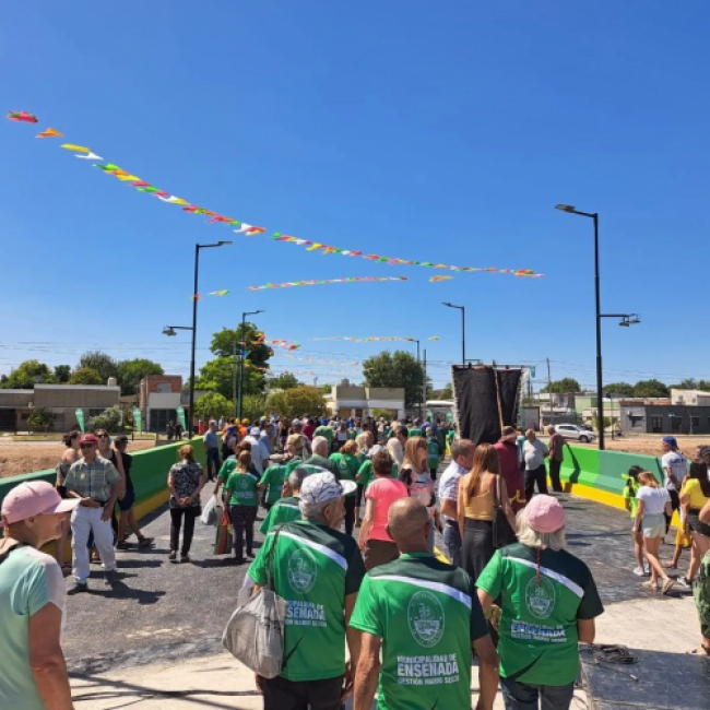 Inauguran puente en Ensenada