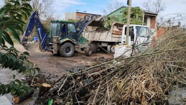 Limpieza de arroyo en Lomas de Zamora