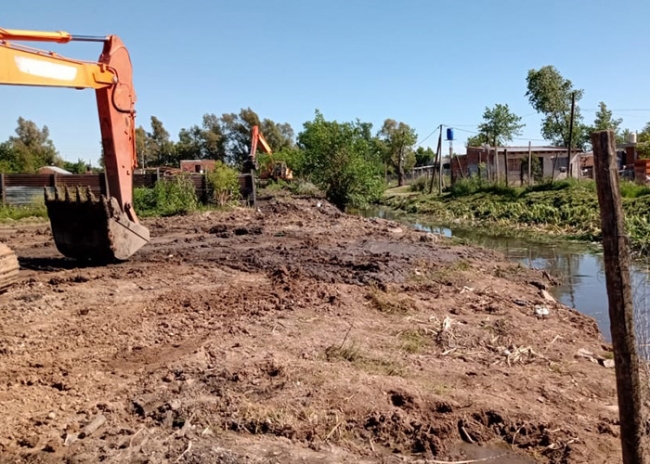 Continúa la limpieza de arroyos