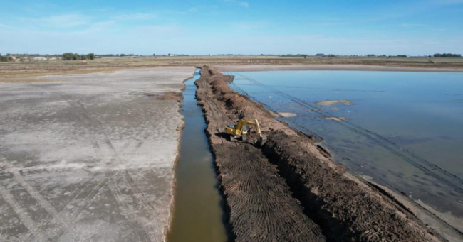 Terraplén de defensa en Pehuajó