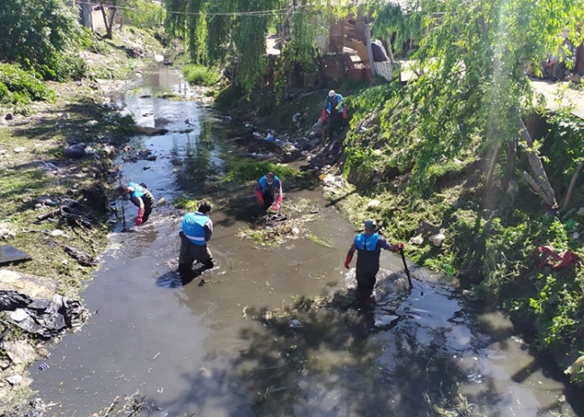 Operativo de limpieza de arroyos en Quilmes