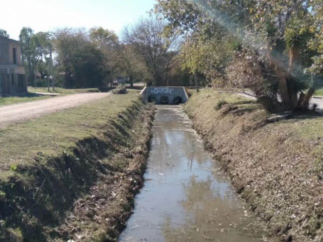 Limpieza de canales en Ezeiza