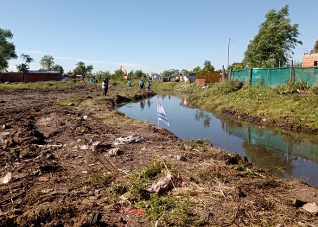 Continúa la limpieza de arroyos