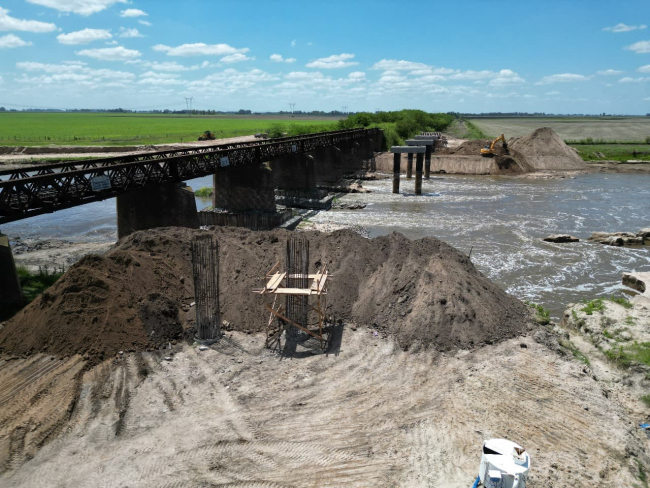 Avanzan las obras de nuevos puentes en la Cuenca del Río Salado